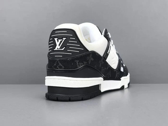 Tênis Louis Vuitton LV Trainer White Black