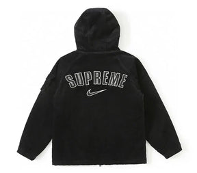 Jaqueta Colab Supreme x Nike