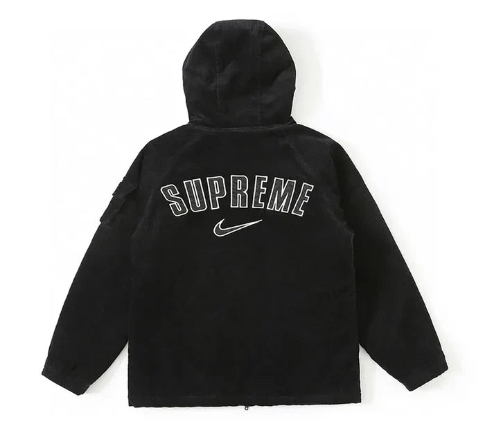 Jaqueta Colab Supreme x Nike