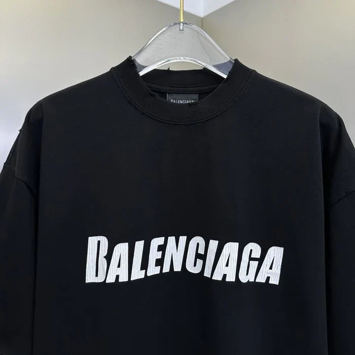 Camiseta Balenciaga Cracked Logo DistressedA